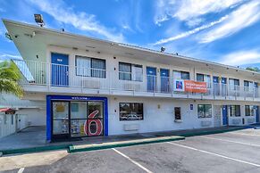 Motel 6 Stanton, CA