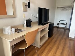 Motel 6 Stanton, CA