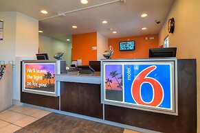 Motel 6 Stanton, CA