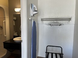 Motel 6 Stanton, CA
