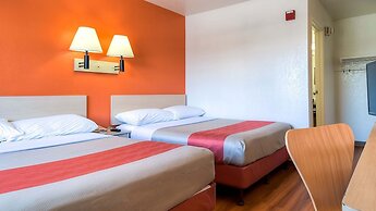 Motel 6 Stanton, CA