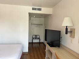 Motel 6 Stanton, CA