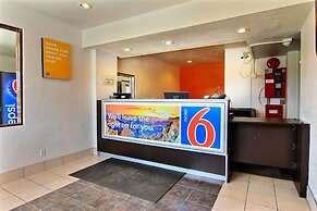 Motel 6 Kingsville, TX