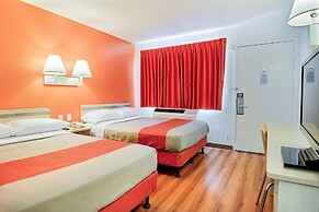 Motel 6 Kingsville, TX