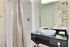 Motel 6 Kingsville, TX