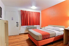 Motel 6 Kingsville, TX