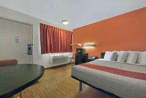 Motel 6 Alamogordo, NM