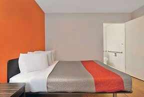 Motel 6 Alamogordo, NM