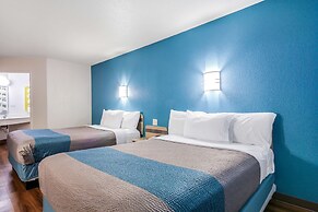 Motel 6 New Braunfels, TX