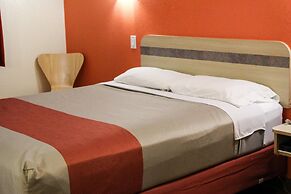 Motel 6 Fort Lupton, CO