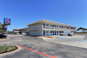 Motel 6 Corpus Christi, TX - East - North Padre Island