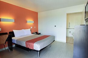 Motel 6 Corpus Christi, TX - East - North Padre Island