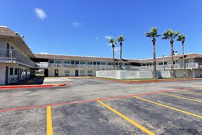 Motel 6 Corpus Christi, TX - East - North Padre Island