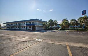 Motel 6 Valdosta, GA - University