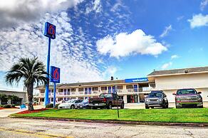 Motel 6 Slidell, LA - New Orleans