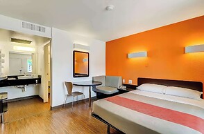 Motel 6 Thornton, CO