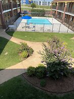 Super 8 by Wyndham Midwest City OK