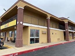 Super 8 by Wyndham Midwest City OK