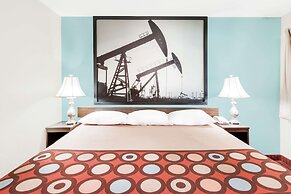 Super 8 by Wyndham Midwest City OK