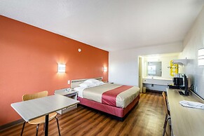 Motel 6 Anniston, AL