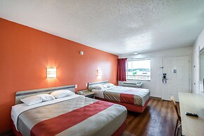 Motel 6 Anniston, AL