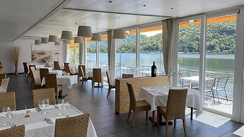 Tresa Bay Hotel