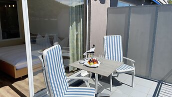 Tresa Bay Hotel