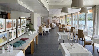 Tresa Bay Hotel