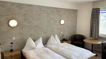 Tresa Bay Hotel