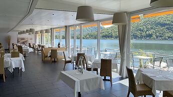 Tresa Bay Hotel