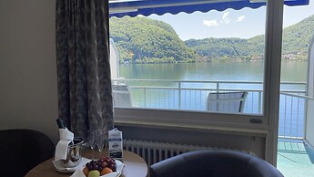 Tresa Bay Hotel