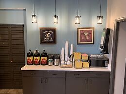 Days Inn by Wyndham Louisville Airport Fair and Expo Center