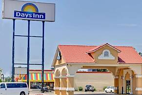 Days Inn by Wyndham Louisville Airport Fair and Expo Center