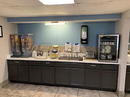 Days Inn by Wyndham Louisville Airport Fair and Expo Center