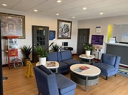 Days Inn by Wyndham Louisville Airport Fair and Expo Center