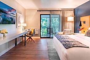 The Incline Lodge