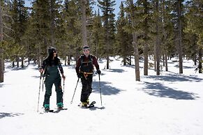 The Incline Lodge
