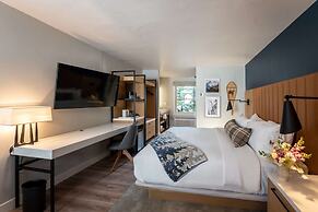 The Incline Lodge
