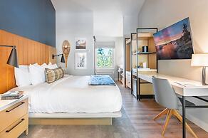 The Incline Lodge