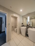 Black Swan Lakeside Boutique Hotel