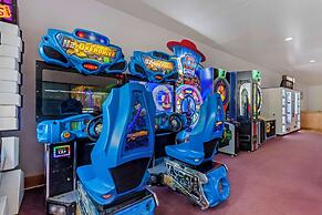 Atlantis Family Waterpark Hotel, Ascend Hotel Collection