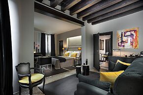 Charming House DD724