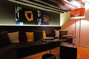 Charming House DD724