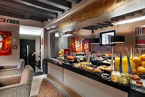 Charming House DD724