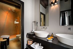 Charming House DD724