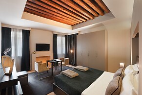 Charming House DD724