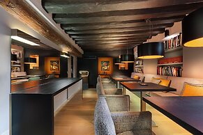 Charming House DD724