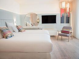 Croisette Beach Hotel Cannes - MGallery Collection
