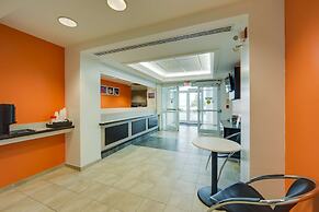 Motel 6 Brampton, ON - Toronto