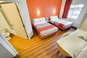 Motel 6 Brampton, ON - Toronto